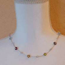 Load image into Gallery viewer, Silver Floral Link Necklace
