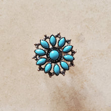 Load image into Gallery viewer, Turquoise Flower Ring

