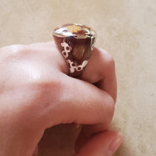 Load image into Gallery viewer, Brown Murano Teardrop Ring

