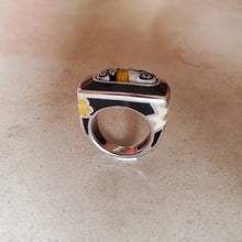 Load image into Gallery viewer, Black and White Rectangular Murano Ring
