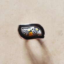 Load image into Gallery viewer, Black and White Wavy Murano Ring
