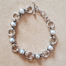 Load image into Gallery viewer, Silver and Pearl Circle Bracelet
