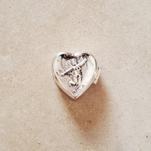 Load image into Gallery viewer, Heart Shaped Silver Pill Box
